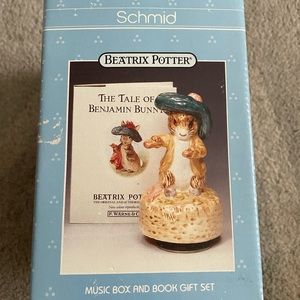BNIB Schmid Beatrix Potter Benjamin Bunny music box and book gift set